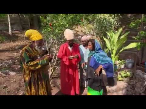 Glória Maria fuma Maconha em matéria sobre a Jamaica