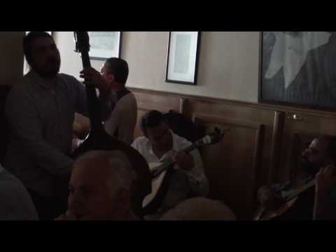 Mário Cabrita  Põe as argolas nas orelhas