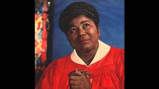 Mahalia Jackson - Christmas Comes To Us All Once A Year