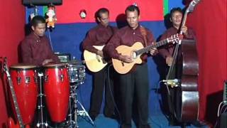 Download lagu DIAMBANG SORE - d' las doras mp3 Download lagu DIAMBANG SORE - d' las doras mp3