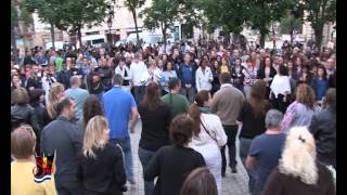 preview picture of video 'Flashmob Salsa à Mantes la Jolie   asso@salsaenseine.com'