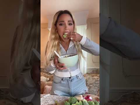 gabi tries mustard sausage lady trend 🥕🥦🧀