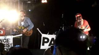 Gruff Rhys vs Tony Da Gatorra at Field Day, London 2010 : Oh! Warra Hoo