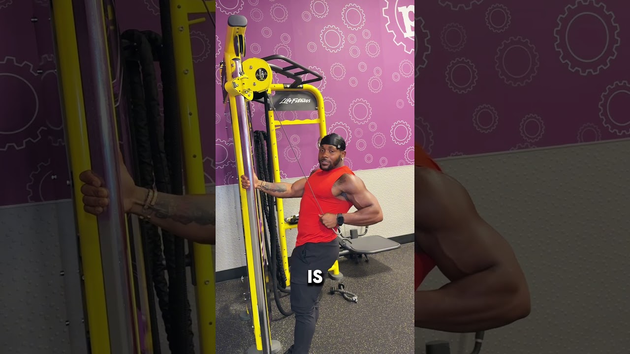 Cable Tricep Kickback the RIGHT way💪🏽🔥#triceps #tricepsworkout #armday #armworkout #gymtips