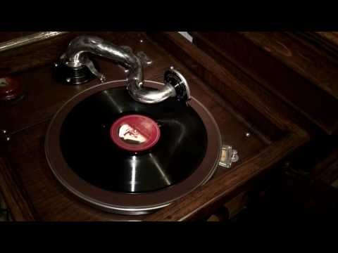 HMV157 gramophone Jesse & Helen Crawford