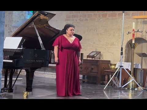 Jasmin White sings the "Four encore songs" by Florence Price