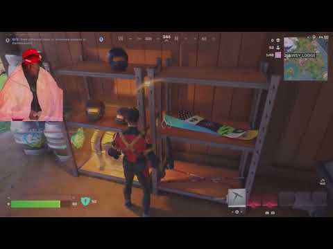 C Queen Learns How To Play Fortnite!