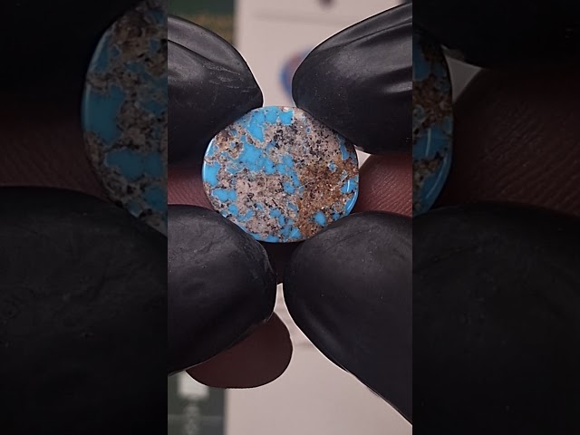 حجر الفيروز الطبيعي مفحوص وموثق بشهادة مختبر