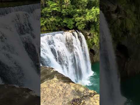 Vista impressionante da cachoeira Shifen 🤩
