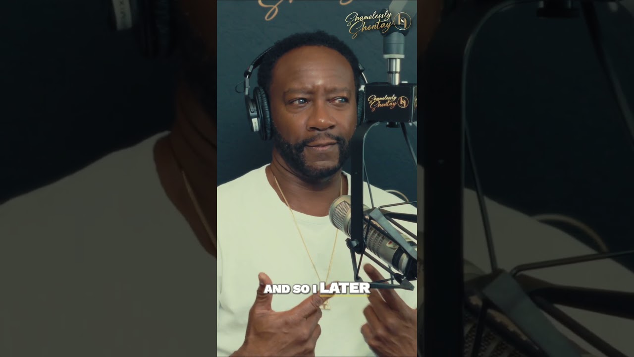 The head nod is universal… or is it? 😂 #podcast #podcastclips