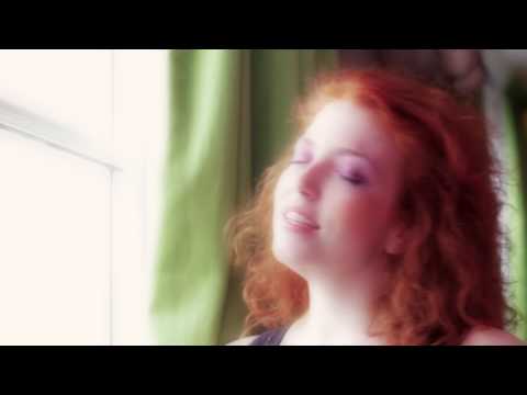 Raphaëlle Dess au Seven Hôtel - Suite Alice