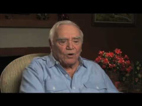 Thumbnail of the video: Ernest Borgnine discusses winning an Oscar for "Marty" - EMMYTVLEGENDS.ORG