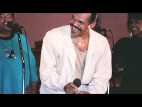 (Rare) Love Center Choir feat. Edwin Hawkins & Walter Hawkins - He's Got The Whole World