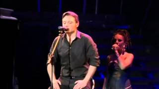 Tiziano Ferro Live - Gia ti Guarda Alice Live