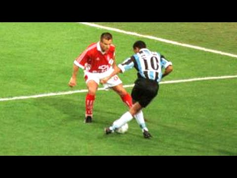 RONALDINHO FIRST MAGIC MATCH