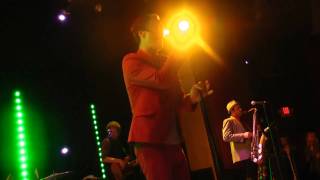 Breakin&#39; the Chains of Love - Fitz and the Tantrums