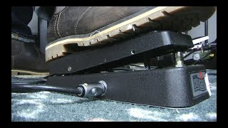 Video thumbnail for Dunlop Bass Crybaby GCB-100 by Cryptic Mask Guitar