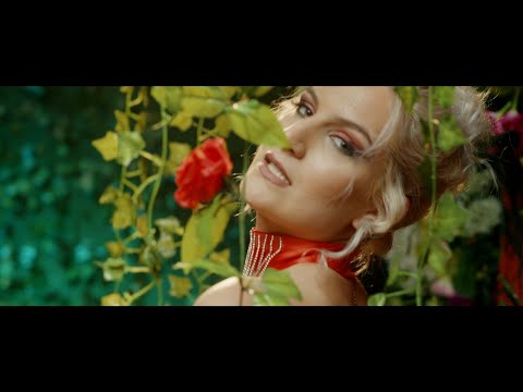 LEEA - A MI MODO (Official Video)