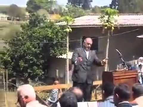 Marcão de Cabreúva regendo ensaio no sítio