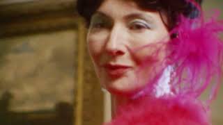 Collapsing Scenery – Magic Button