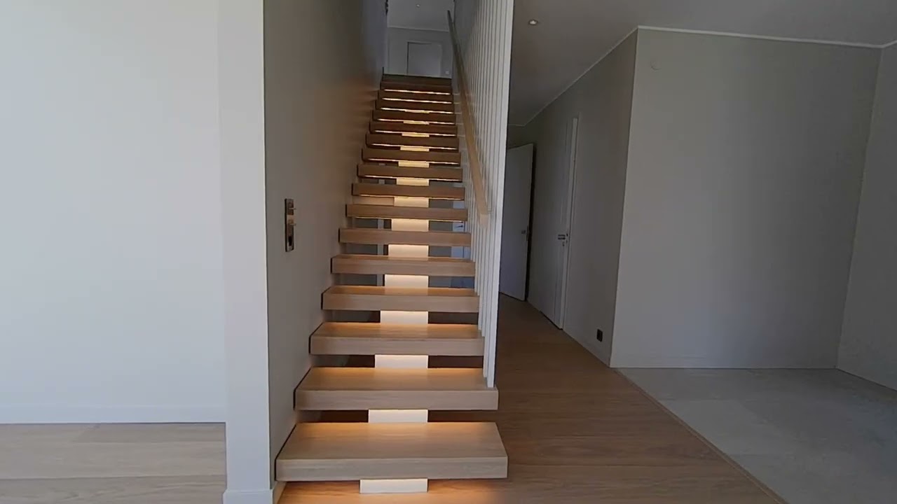 8 rum Villa på Militärvägen 10 Viby Sollentuna kommun - video