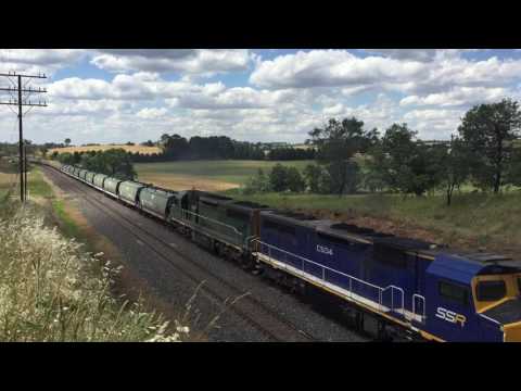 Quad Cs work the SSR Grain train out of Orange on their way to Newcastle