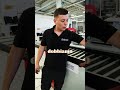 Riproduci video