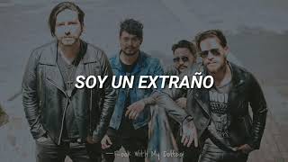 Revólver Plateado - Soy Un Extraño ❀ (Letra)