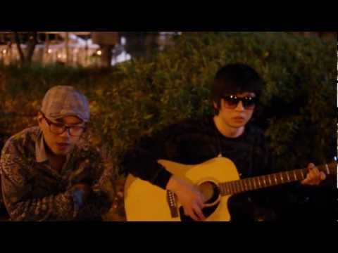 Meet my new friends  Lau, guitar, and Hyeong Tae, singing.