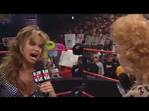 Ivory vs. The Fabulous Moolah - WWE Women's Championship Match: Raw, Oct. 25, 1999