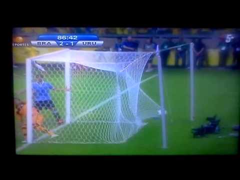 Gol Paulinho Brasil 2-1 Uruguay
