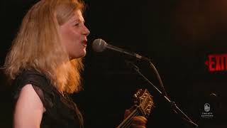 Dar Williams - The Christians &amp; The Pagans (live)
