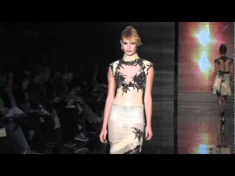 Primeiro dia de desfiles do São Paulo Fashion Week verão 2012