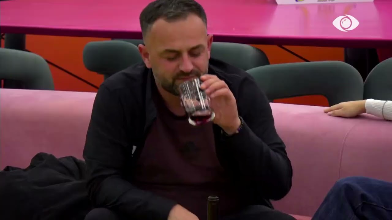 “Preki, m'i prek flokët…”/ Juela bisedon me Stenaldon: M’i prek me lezet të lutem