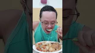 Cheguei gente vamos comer mocoto eu estou bem 