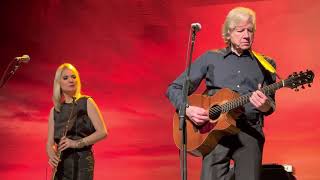 Justin Hayward of the Moody Blues sings &quot;Forever Autumn&quot; 01/24/23  &quot;intro&quot; by Justin. Song at 3:08
