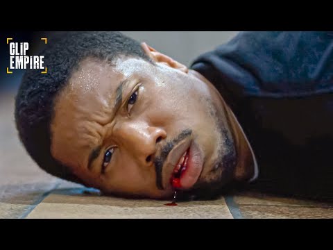 Oscar Is Fatally Shot During Police Arrest (Subway Fight Scene) | Fruitvale Station