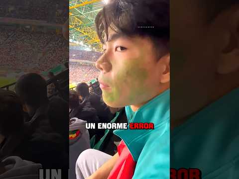 Intentó hacer la ola en el estadio y el resultado fue muy vergonzoso 😂