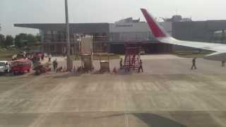 preview picture of video 'Landing at Nan Nakhon Airport (Nan-Thailand) [Inaugural Flight of AirAsia]'