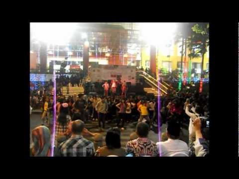 121012 Gangnam Style Flashmob by Indonesian Kpop Lovers - KFM&YGFM