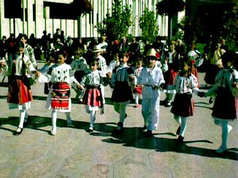 Ansamblul Doina Mischiului - copii intre 5 si 10 ani - p. II - Zilele Craiovei