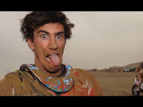 The pilots discover old photos of them - 2016 Dakar