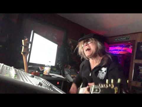 Chris Caffery Trans Siberian Savatage Music Man - Covid stay at home video for friends at Easter