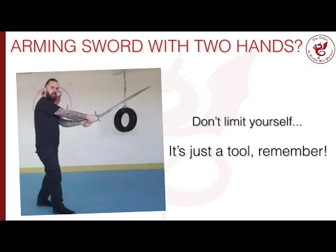 Using an Arming Sword two handed | Don’t limit yourself!