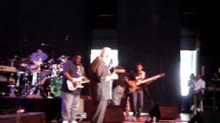 Phil Perry "Love Don't Love Nobody" with Pieces of A Dream Live