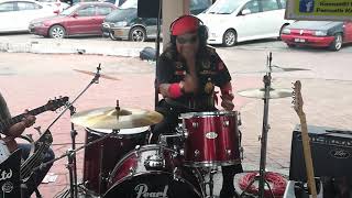 Download lagu ' Selamat Tinggal Pujaan '... Ayahanda Rani Kulop Kipidap feat Kuale Buskers. mp3