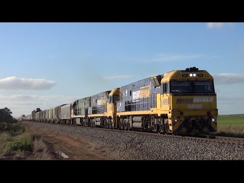 Pacific National 5PM5 powering between Redhill & Snowtown