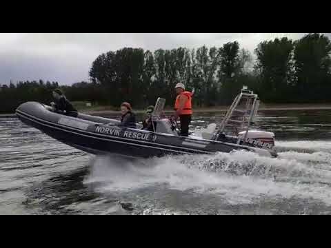 Evinrude E-teck 150 ps auf einem Weedoo ehemaliges Rettungsboot