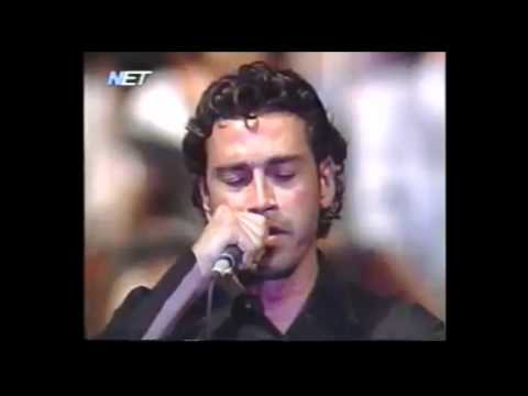 Thèodorakis - M. Frangoulis - Tis dikéosinis ilié noïté (sous-titres français)