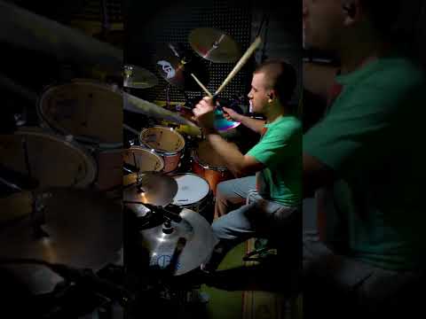 280bpm blast beat performance